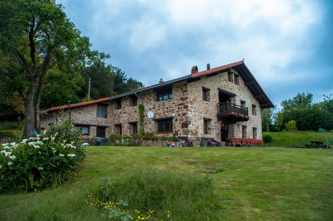 Apartamentos Rurales Larrago Busturia Kültér fotó